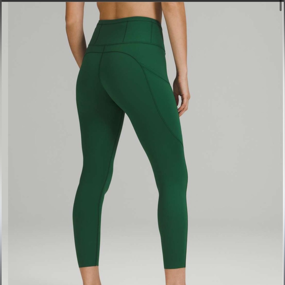 Lululemon Fast and Free High-Rise Tight 25"
Everglade Green